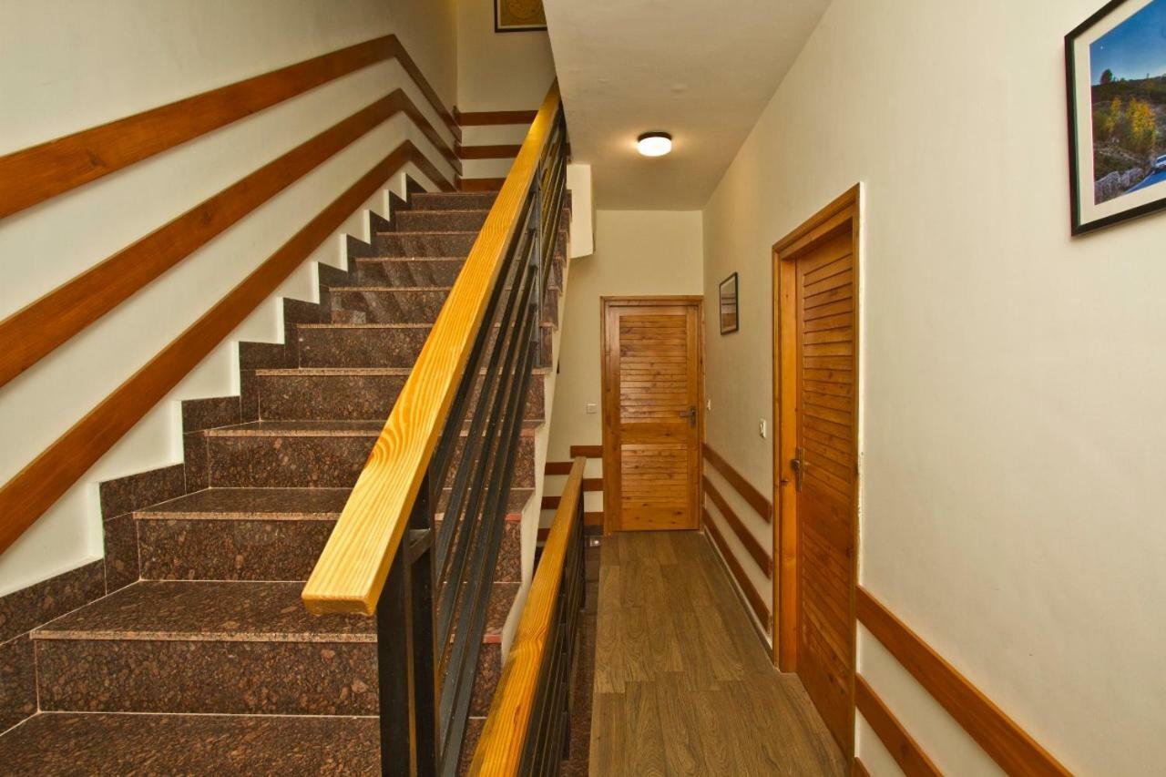 Lonchenpa B&B Manāli Exterior foto